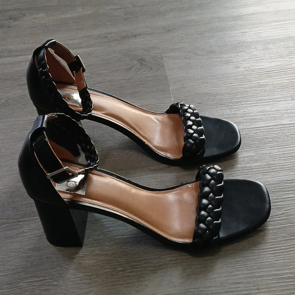 DV by  Dolce Vita Braided Strap Black Block Heel Sandals  Sz 11 NWOT - Picture 5 of 10